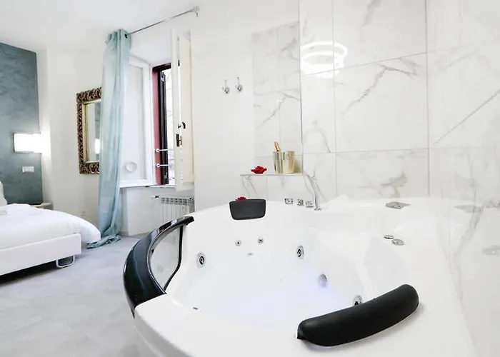 White Panoramic Jacuzzi Trastevere Roma