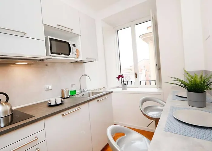 White Panoramic Jacuzzi Trastevere Apartamento *